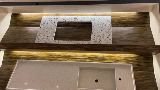 Ejemplo de isla con borde acabado para mesa de comedor y encimera de cocina